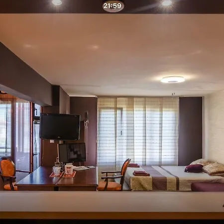 アパート Downtown Maisonette ブルガス